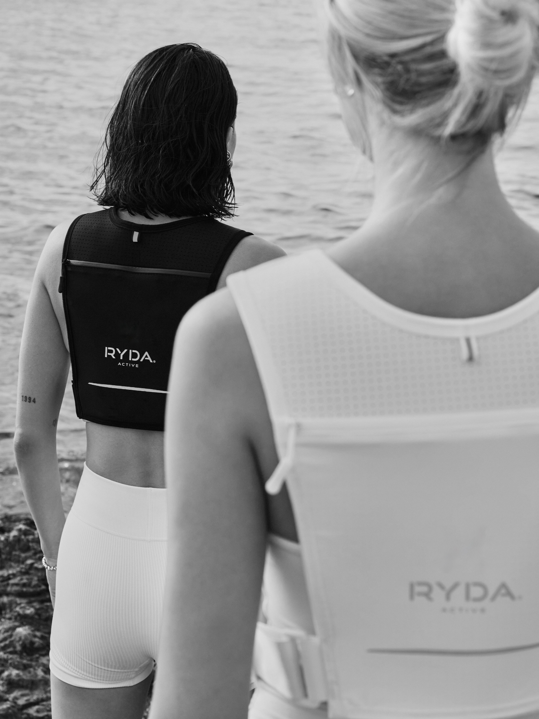 RYDA Essentials Set – Running Vest + Canvas Bag